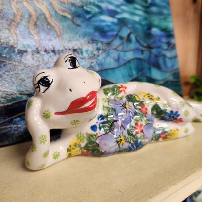 Frog ~ Laying down 11" lavender