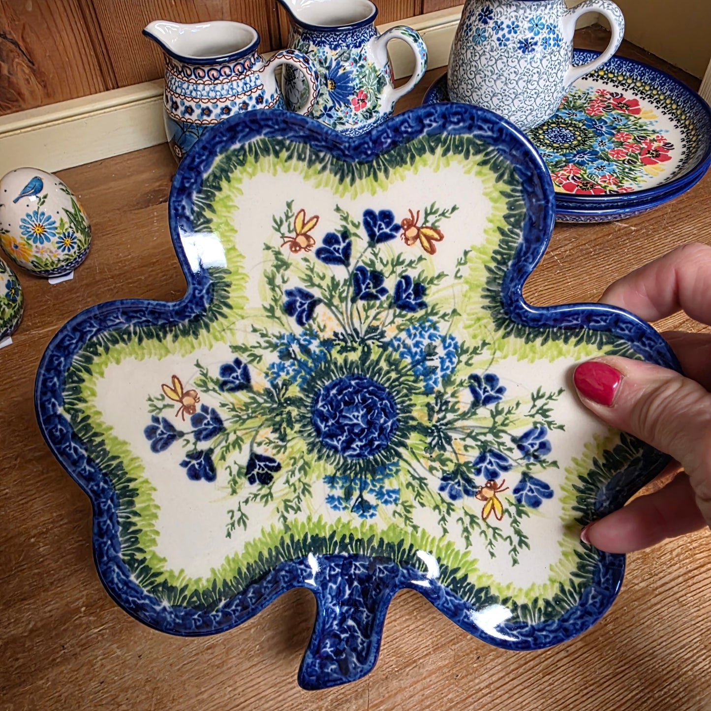 Tray ~ Clover 8.5" Blue Bee