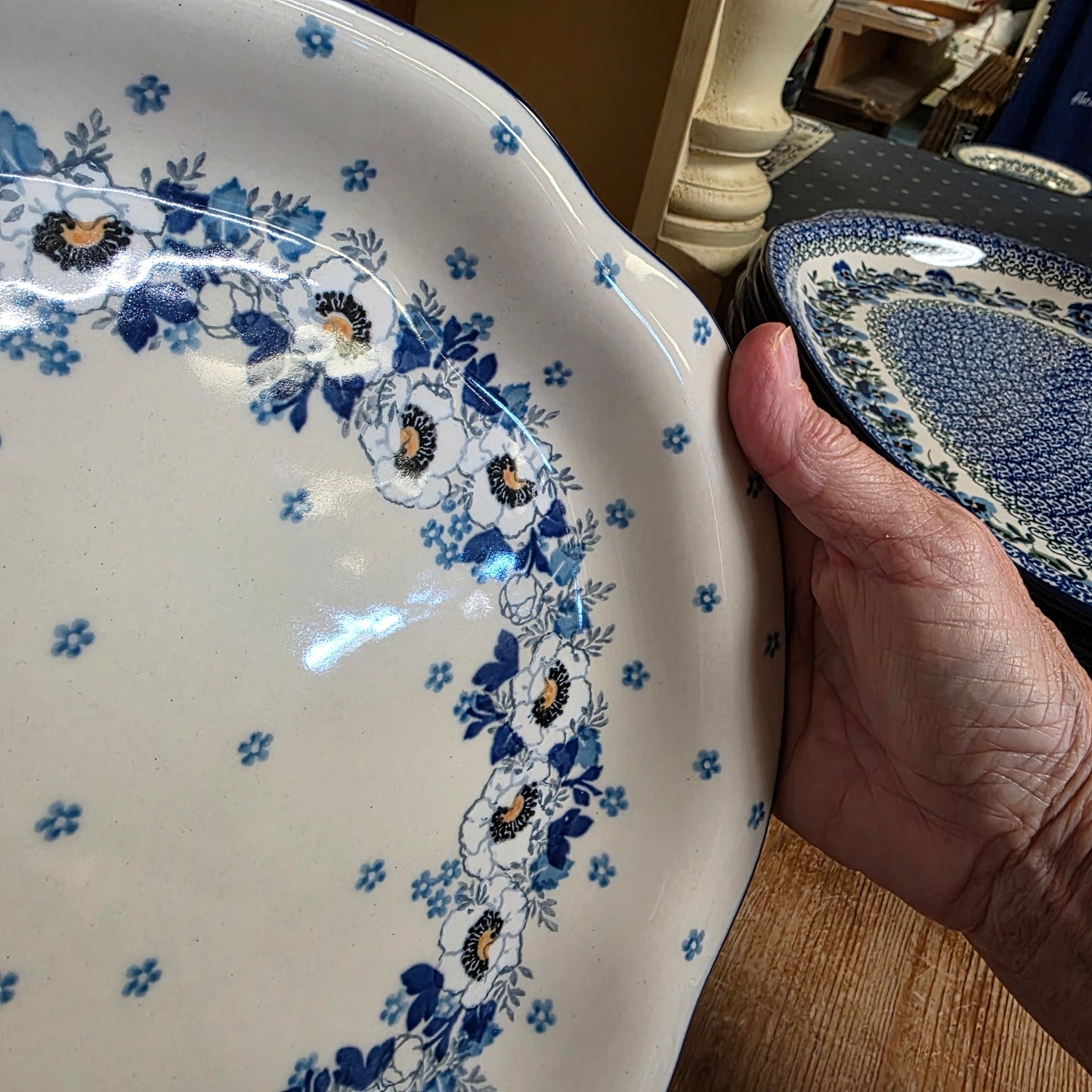 Platter   Oval   11.5" x 15.5"   2222X ~ Snow Poppy