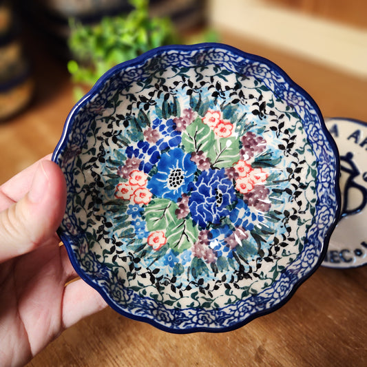 Bowl   Scalloped   4.5" 023-U4572  U4 pf0526