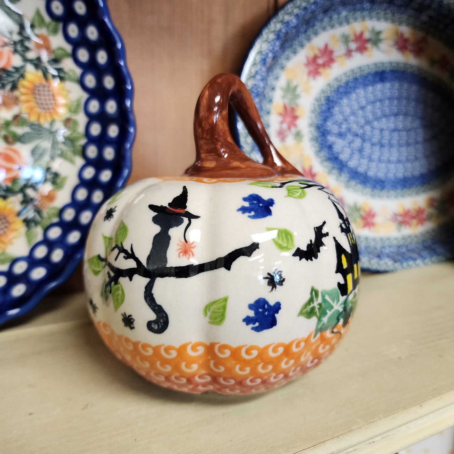 Pumpkin  5.5" witch cat haunted house