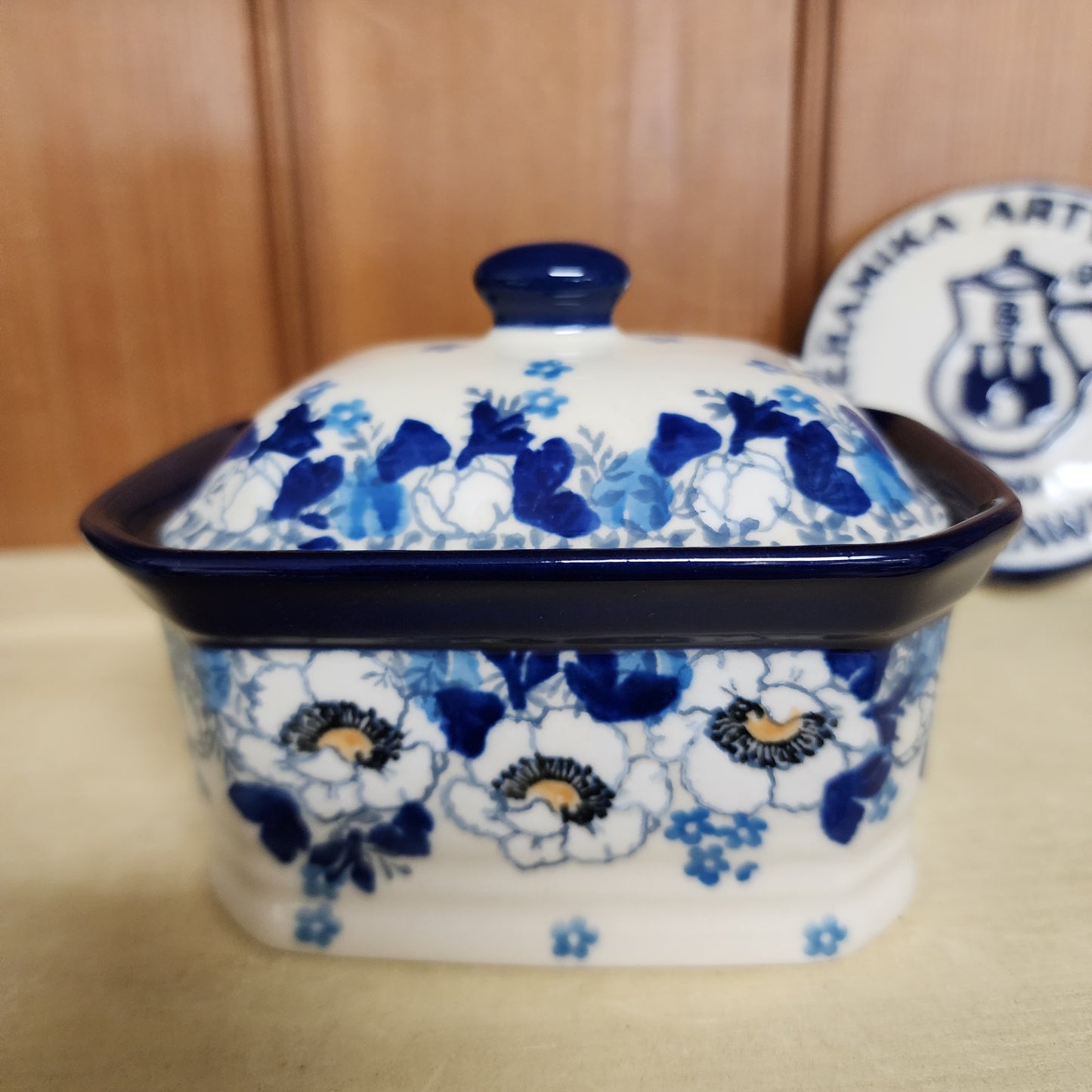 Box Covered Container   3.25"H x 3.5"W x 4.5"L  385-2222X  Snow Poppy pf0526