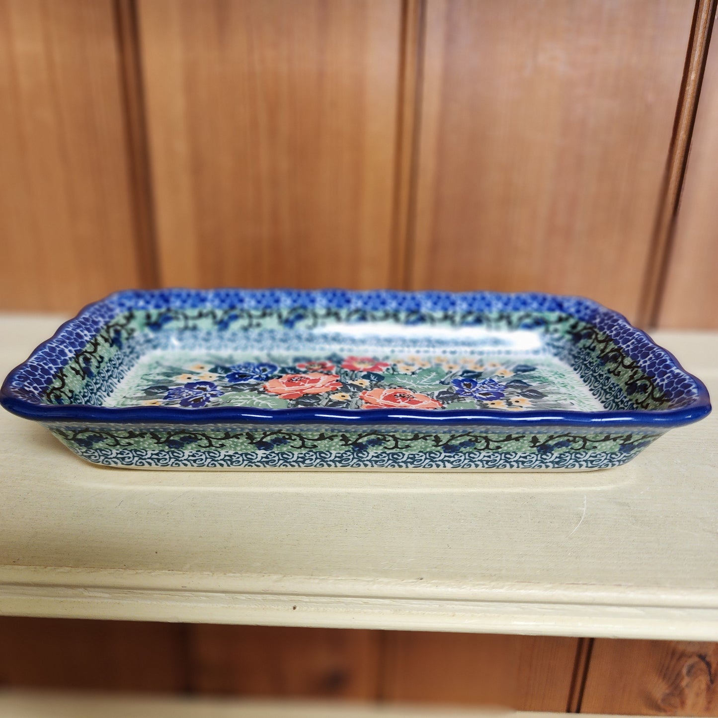 Tray Shallow ~ 9" x 4.5"    D15-U4400  U4 pf0526
