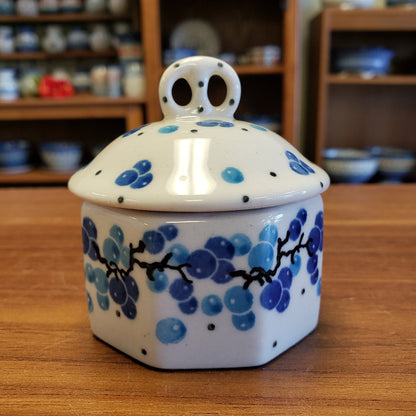 Ring ~ Trinket Box 110-2716X pretzel