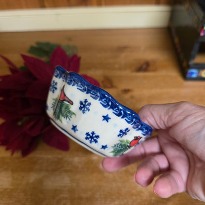 Bowl ~ Fluted Ramekin / 4" Cardinal Poinsettia 710