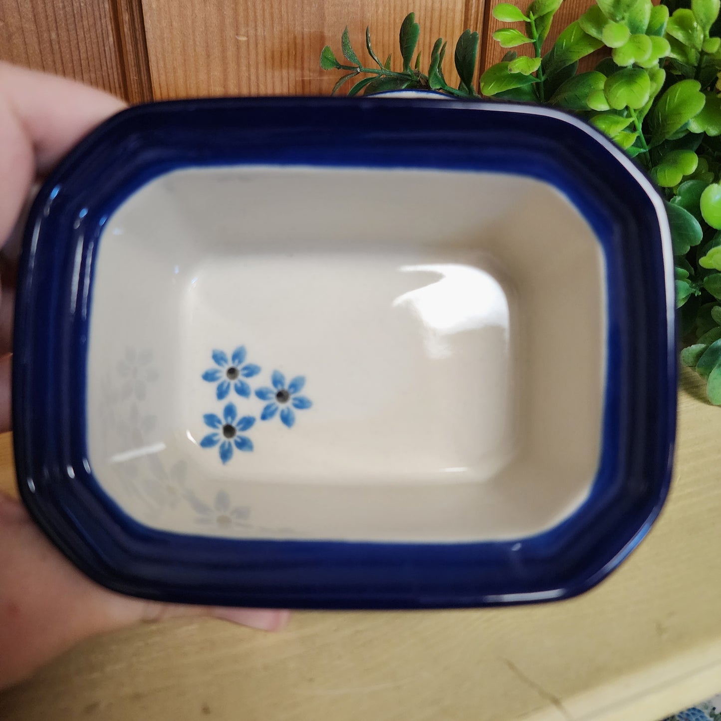 Box Covered Container   3.25"H x 3.5"W x 4.5"L  385-1932X  Song Bird pf0526