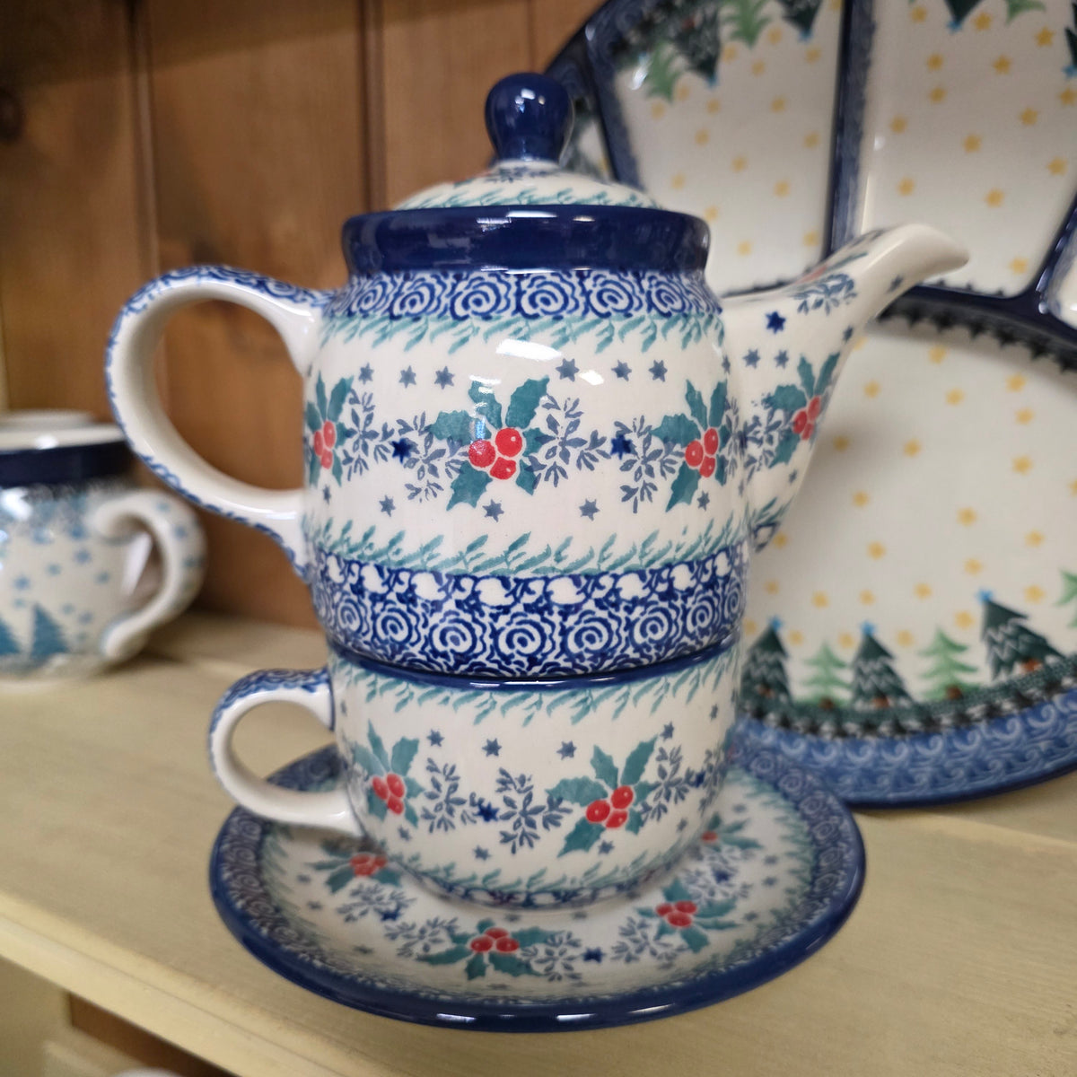Tea Time for One   6 oz cup  423-2973X  Winter Holly pf0526