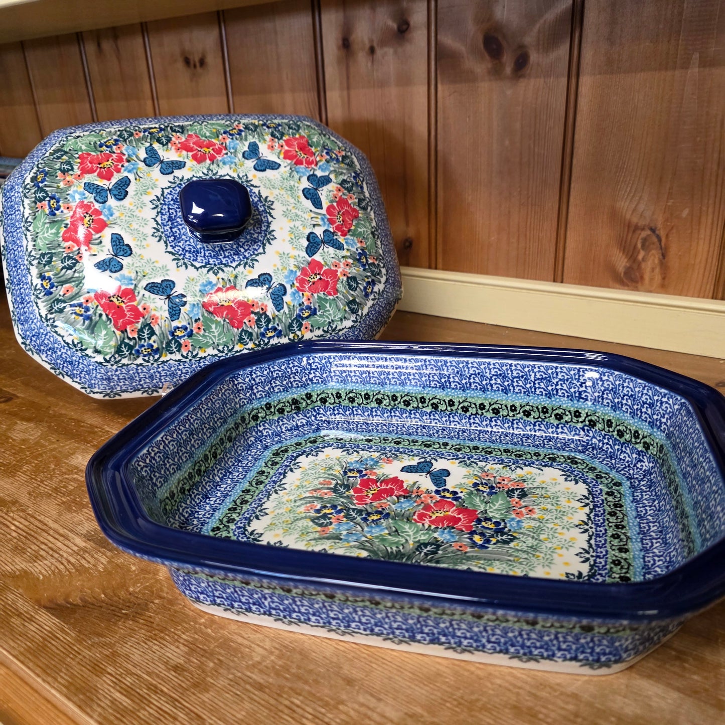Baker   Covered Casserole   9.5" x 12" 665-U4553  U4 pf0526
