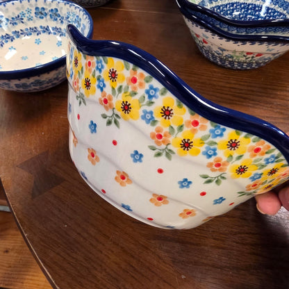 Bowl   Wavy Edge   Small  8" 691-2225X  Buttercup pf0526