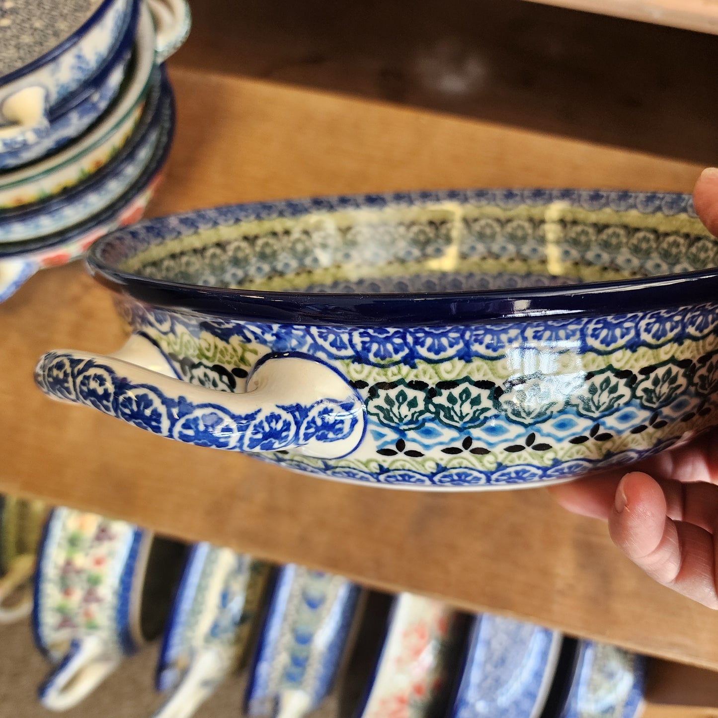 Baker ~ Round w/ Handles ~ 10" 420-1858X Tranquility