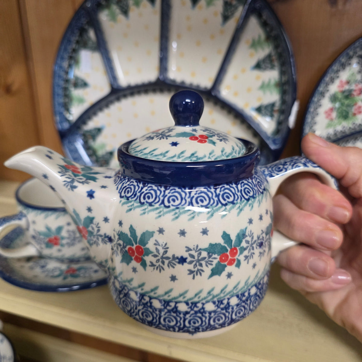Tea Time for One   6 oz cup  423-2973X  Winter Holly pf0526