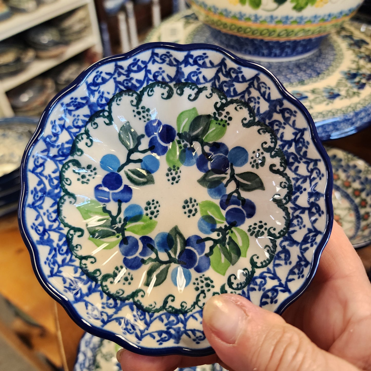 Bowl   Scalloped   4.5" 023-1416X  Blue Berries pf0526