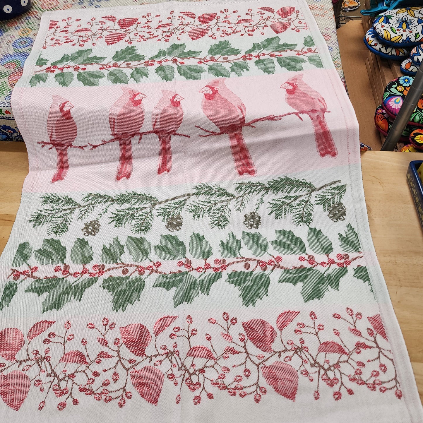 Tea Towel Winter Cardinals / Holly Sweden