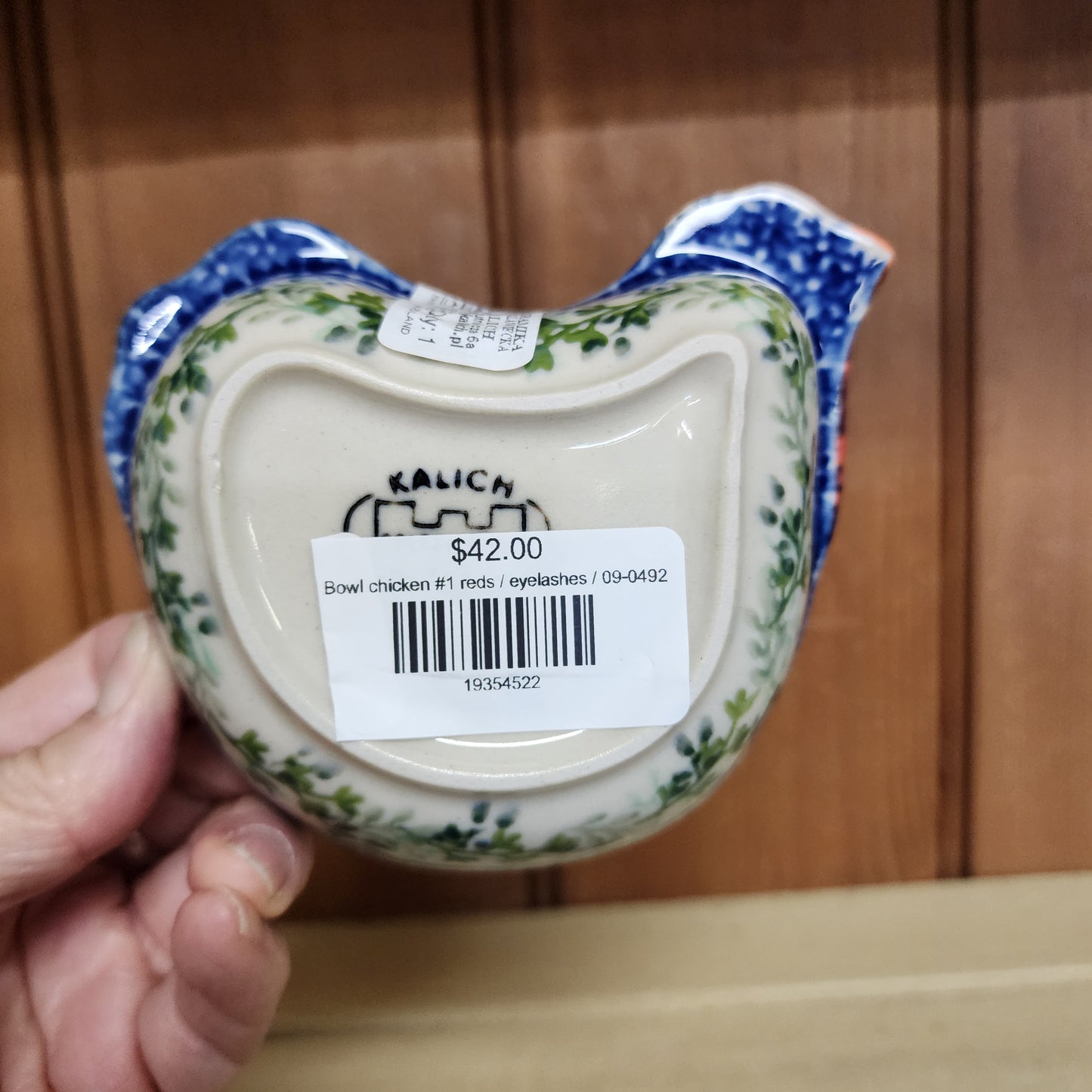 Bowl chicken #1 reds / eyelashes