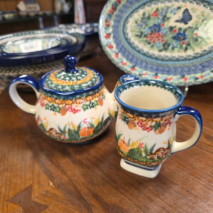 2 pc teapot and mug  1046 hedghog