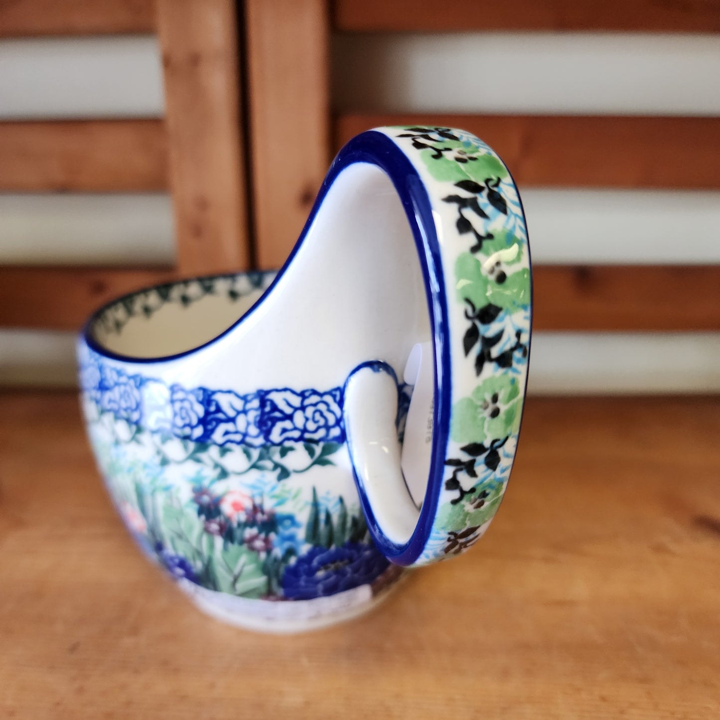 Bowl w/ Loop Handle ~ 16 oz U4572 ~ U4 ~ M. Starzyk