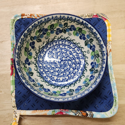 Cozy for BOWLS and small plates Vintage Chickens