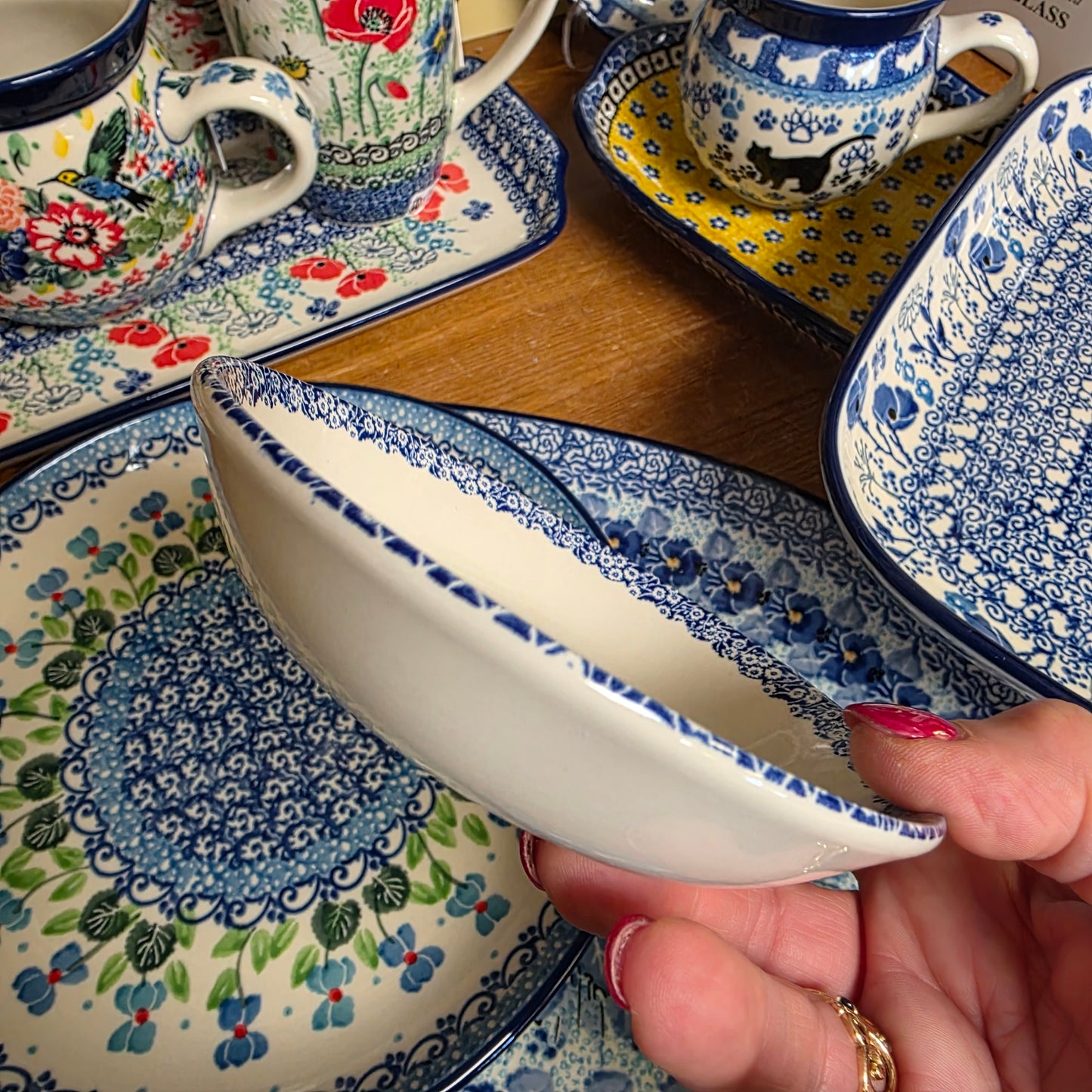 Burleigh ~ BLUE Butter Pat Calico Cat ~ Shallow bowl  *** NOT Polish Pottery