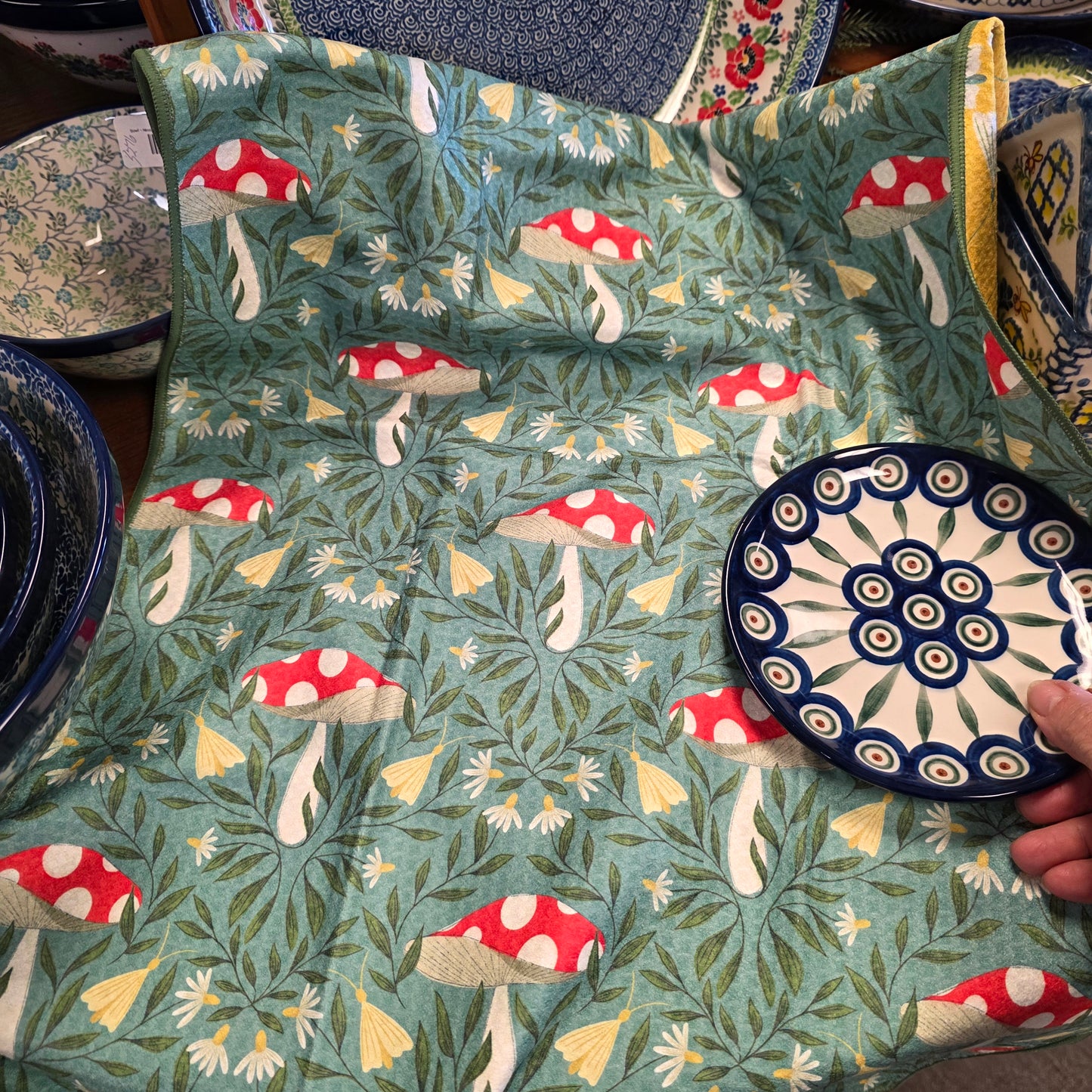 Towel /poly ~ Red Mushroom on green