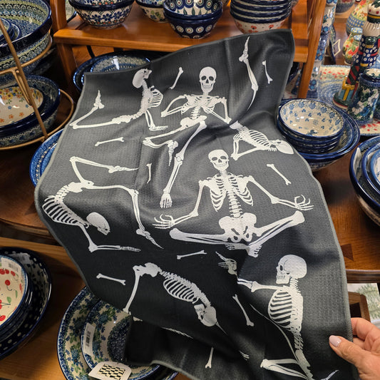 Towel /poly ~ Skeleton Black & white yoga