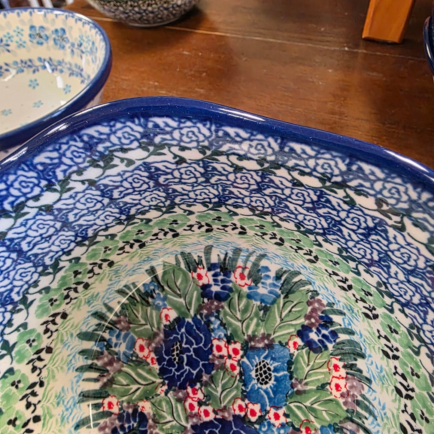 Bowl   Wavy Edge   Small  8" 691-U4572  U4 pf0526