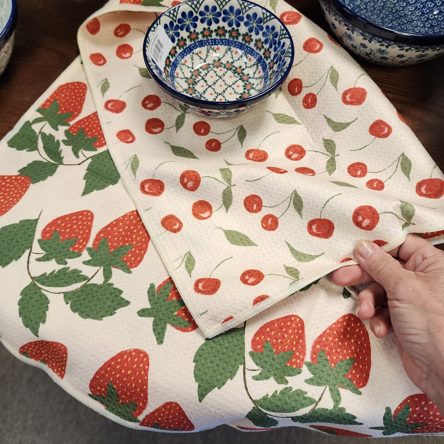 Towel / Poly ~ Berries & Cherries: Reversible Hand Towel: Cream / 19x29 / Hand Towel