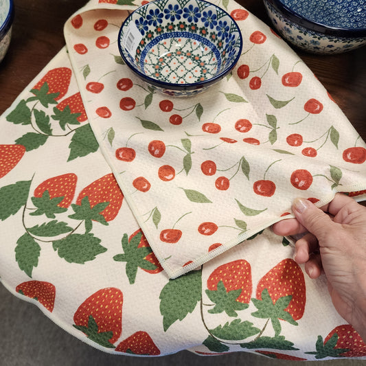 Towel / Poly ~ Berries & Cherries: Reversible Hand Towel: Cream / 19x29 / Hand Towel