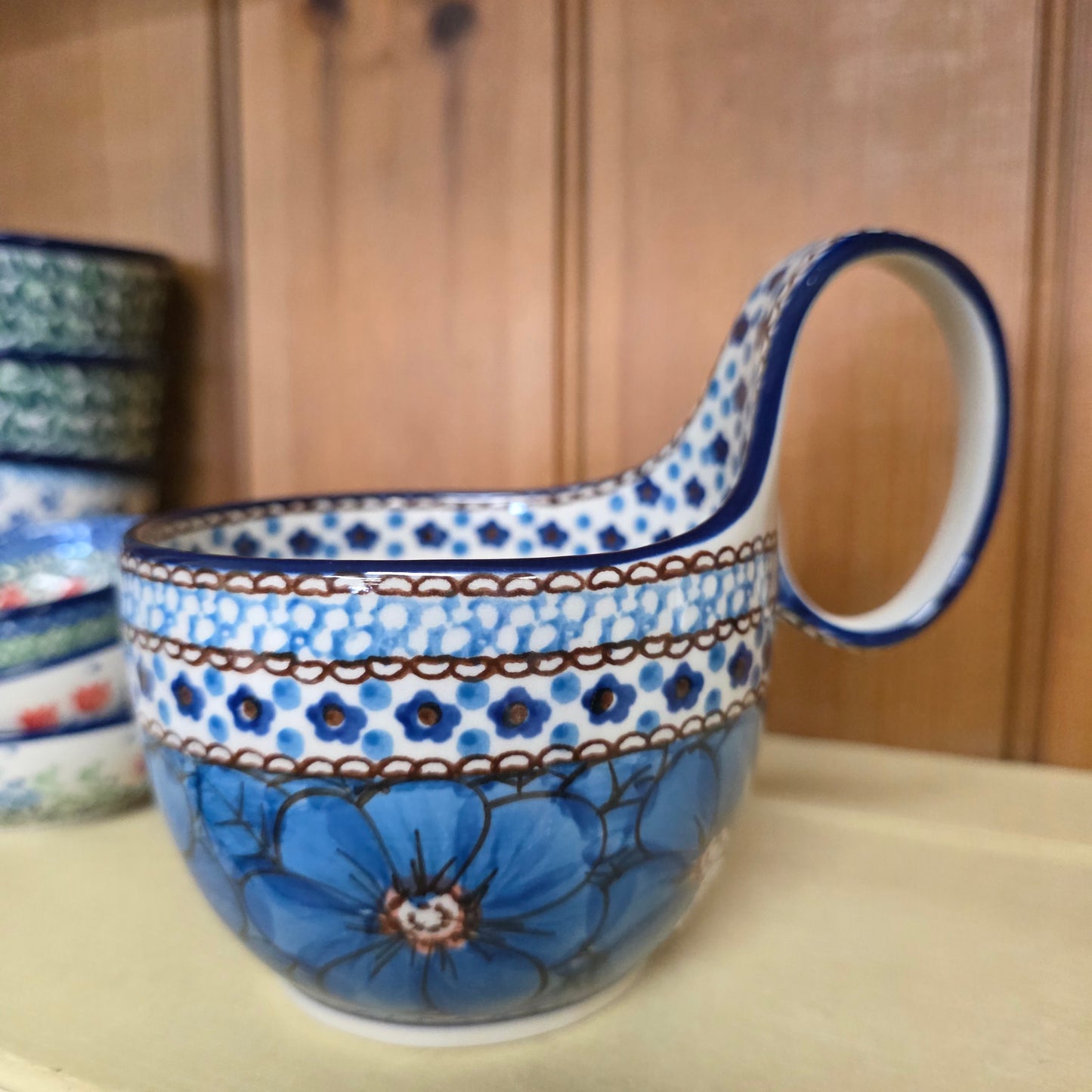 Bowl w/ Loop Handle   16 oz  845-U408C  U4 pf0526