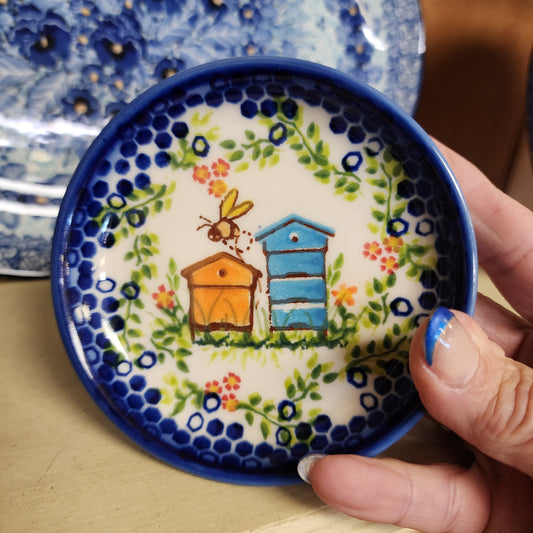 Coaster 4" ~ lip ~  Bee Hive 1042