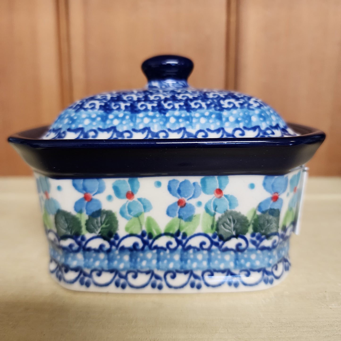 Covered Container   3.25"H x 3.5"W x 4.5"L    2668X ~ Dutch Iris