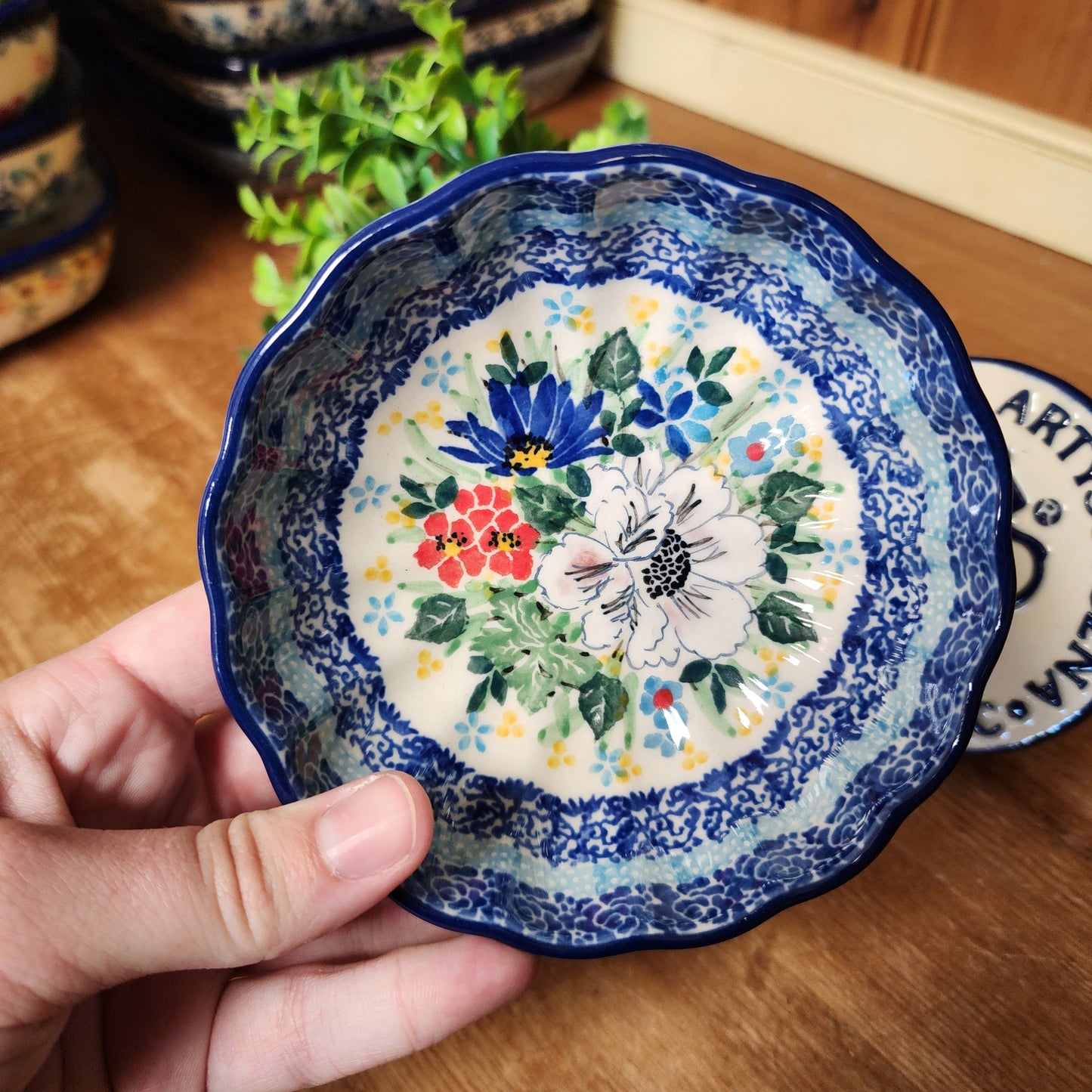 Bowl   Scalloped   4.5" 023-U5156  U4 pf0526