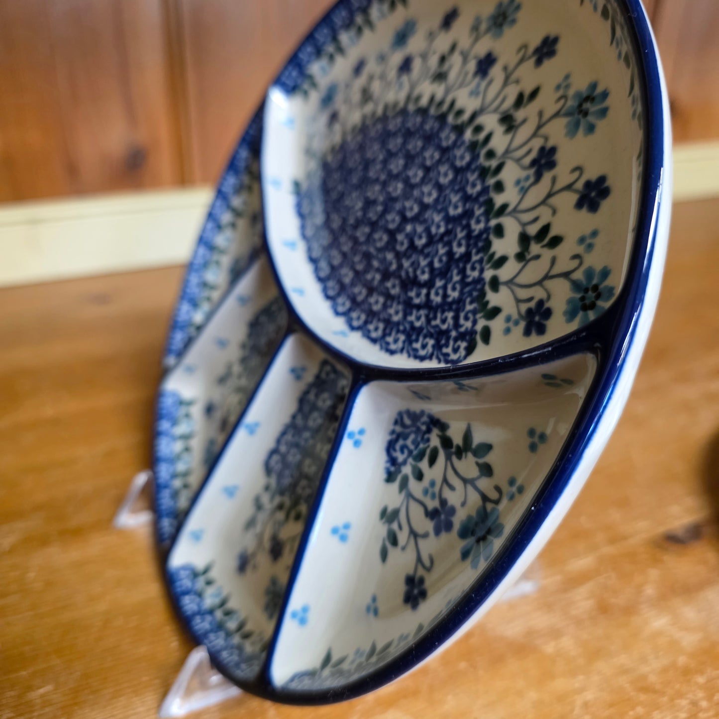 Plate ~ Divided Dish   8.75"  499-2785X  Georgia Blue  small round