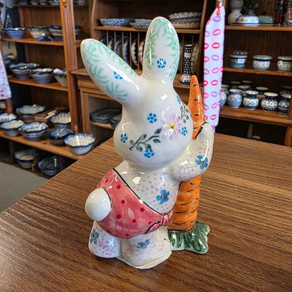 Bunny standing with carrot
