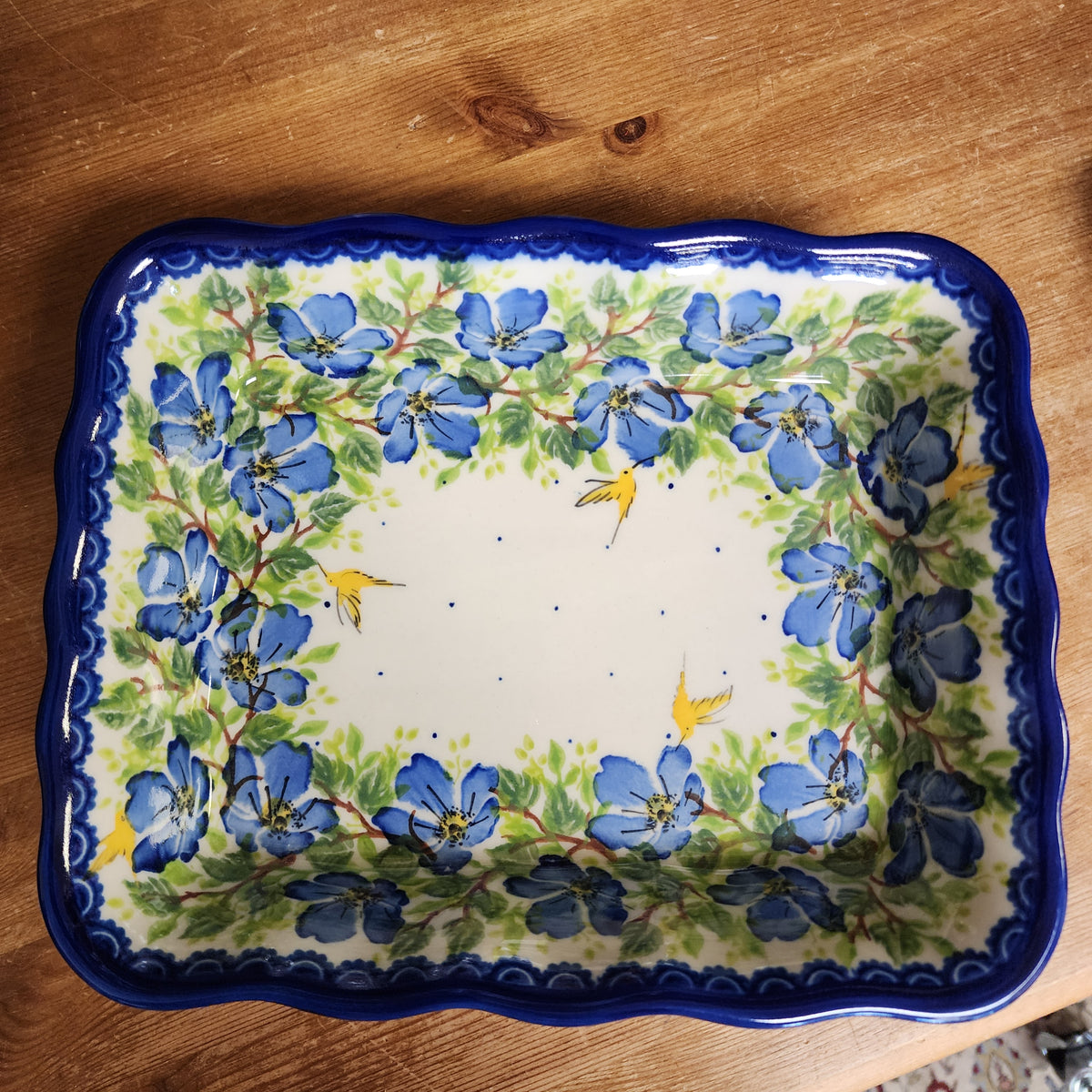 Baker 11"x8"x2" / Ada ruffle baker / A2 1166 Yellow Bird