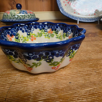 Bowl ~ Fluted Ramekin Bee Hive 1042   4"