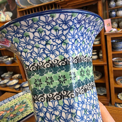 Vase ~ 9.5" 1479X ~ Kiwi