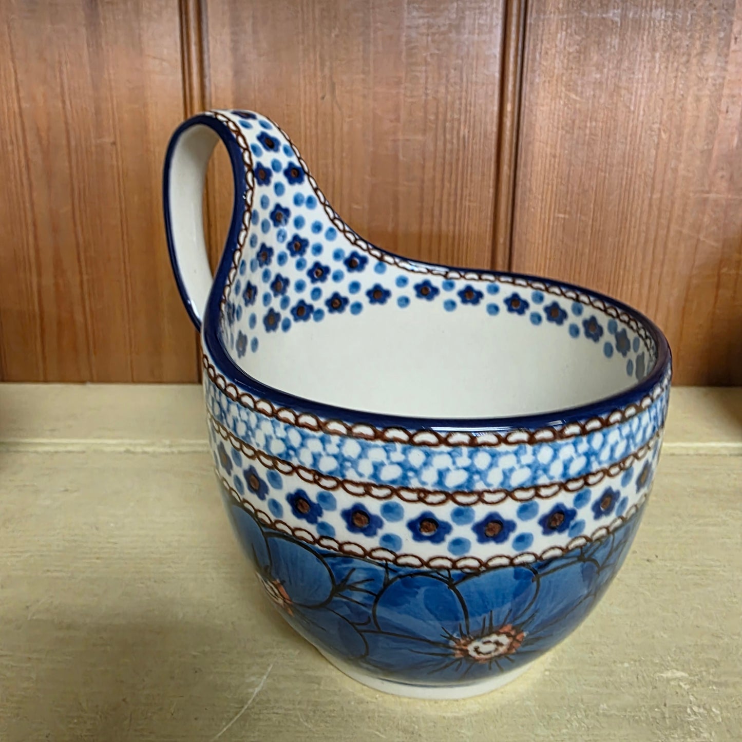 Bowl w/ Loop Handle   16 oz  845-U408C  U4 pf0526