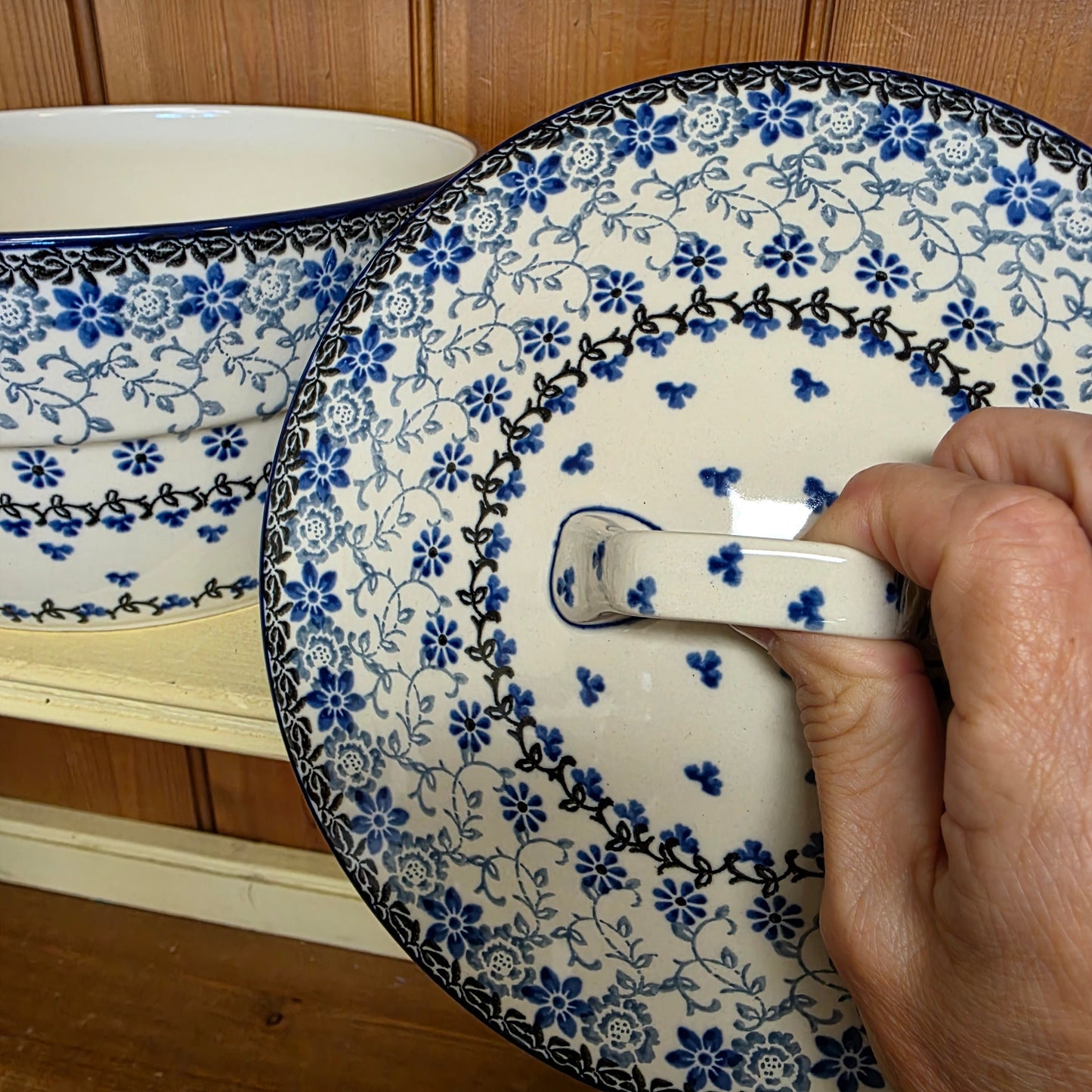 Covered Casserole (2 qt)   278-2158X  Silver Lace pf0526