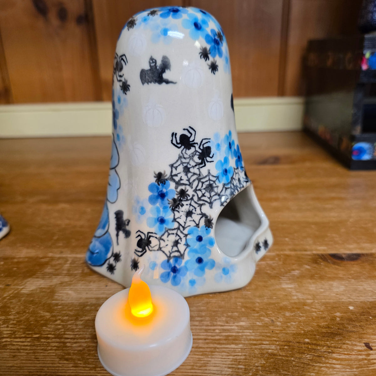 Ghost Luminary ART1 / blue w/ spiders figurine. 5.5" H