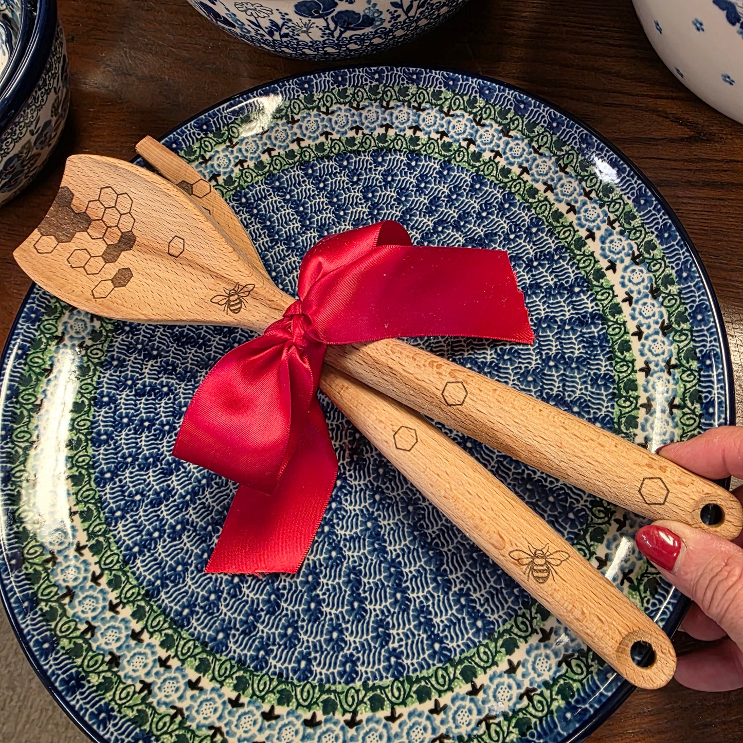 Wood 2 Pc Honey Bee set ~ Spoon (flat) & Fork Salad Serving