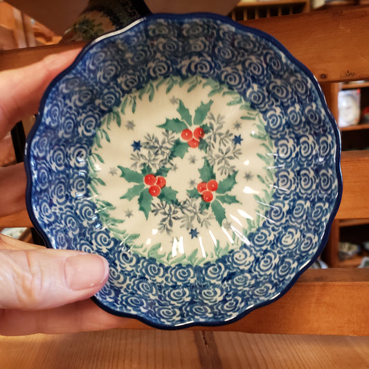 Bowl ~ Scalloped ~ 4.5" 023-2973X Winter Holly
