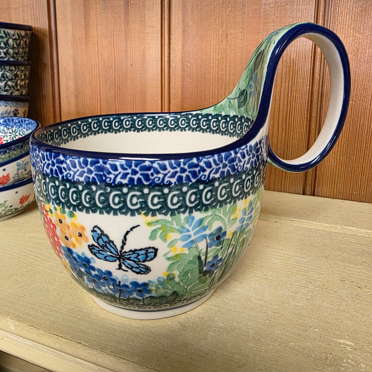 Bowl w/ Loop Handle   16 oz  845-U4612  U4 pf0526