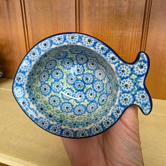 Bowl Fish Shaped    E35-3274X  Sea Glass pf0526