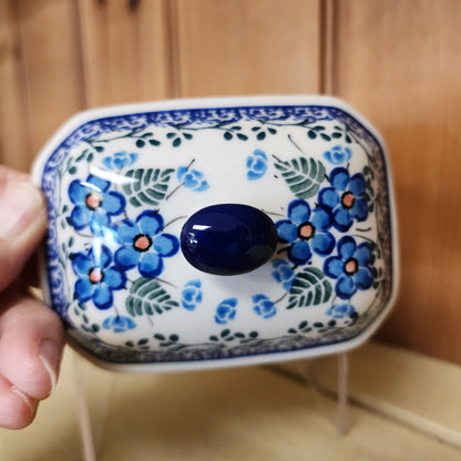 Covered Container   3.25"H x 3.5"W x 4.5"L    2272X ~ Parisian Posies