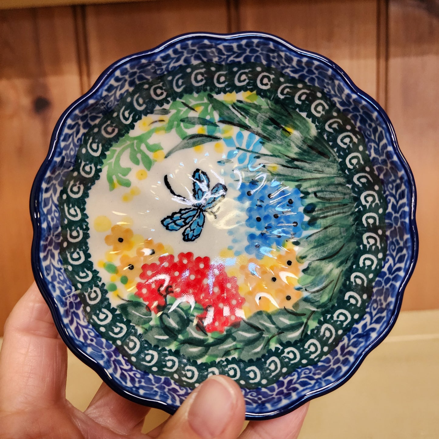 Bowl   Scalloped   4.5"   U4612 ~ U4 ~ T. Liana