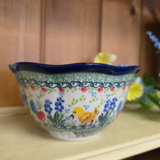 Bowl   Wavy Edge   5.75" A54-U5205  U4 pf0526