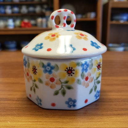 Ring ~ Trinket Box 110-2225X Buttercup pretzel