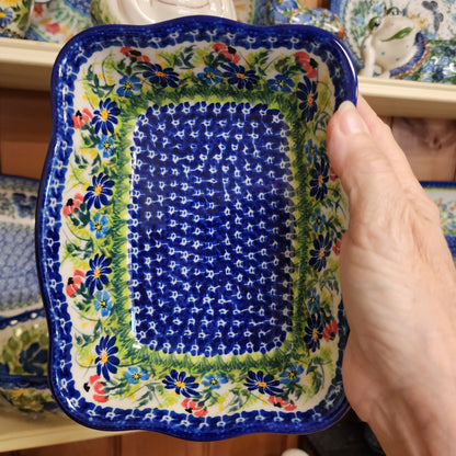 Baker 7.5"x6"x2" / Fala ruffle baker / 947 Blue Field with flowers blue and red