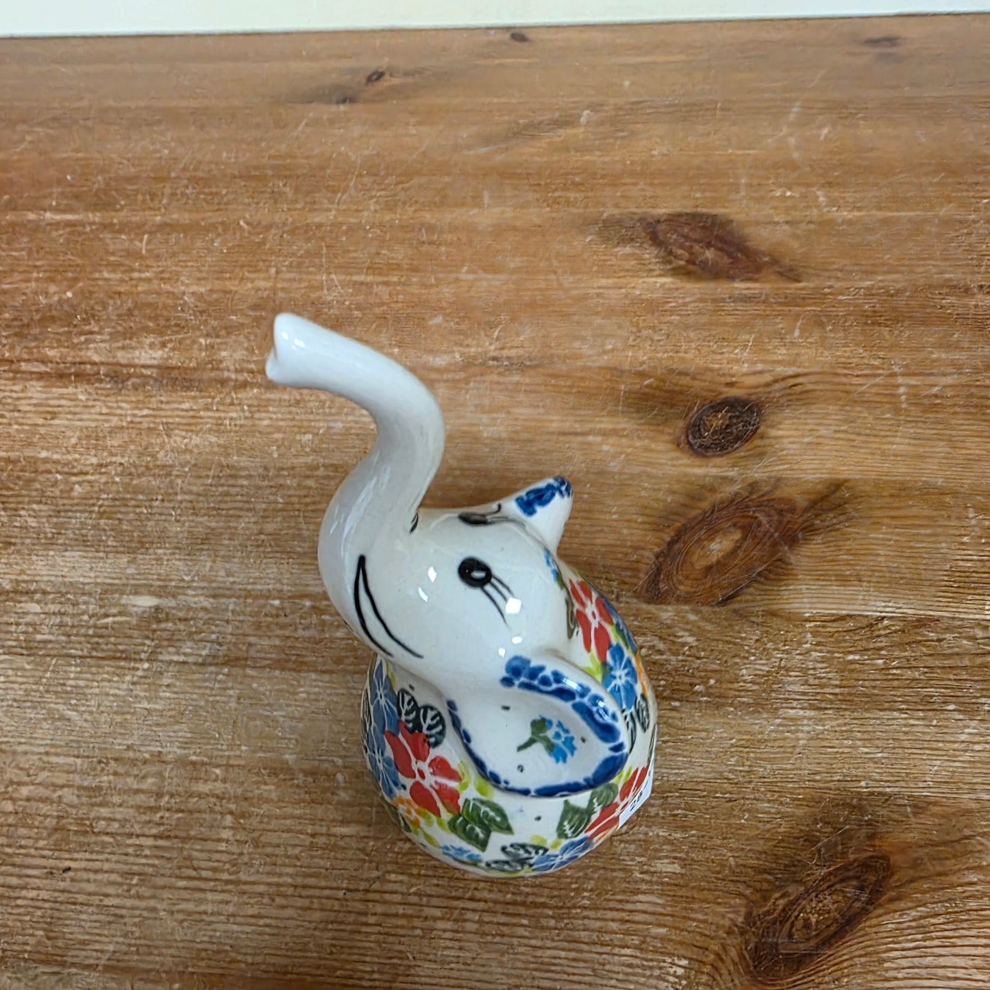 Elephant ring holder florals