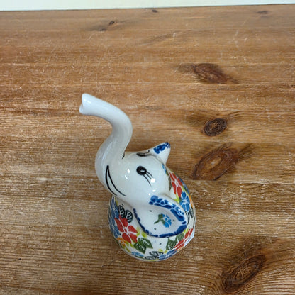 Elephant ring holder florals